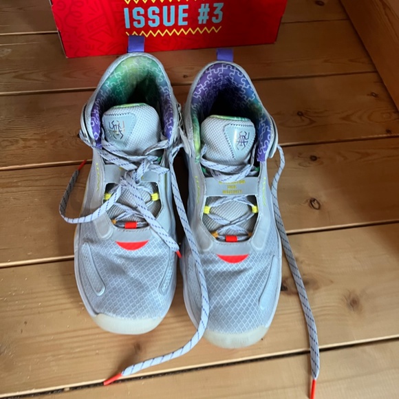 Shoes - Picture 2 of 10